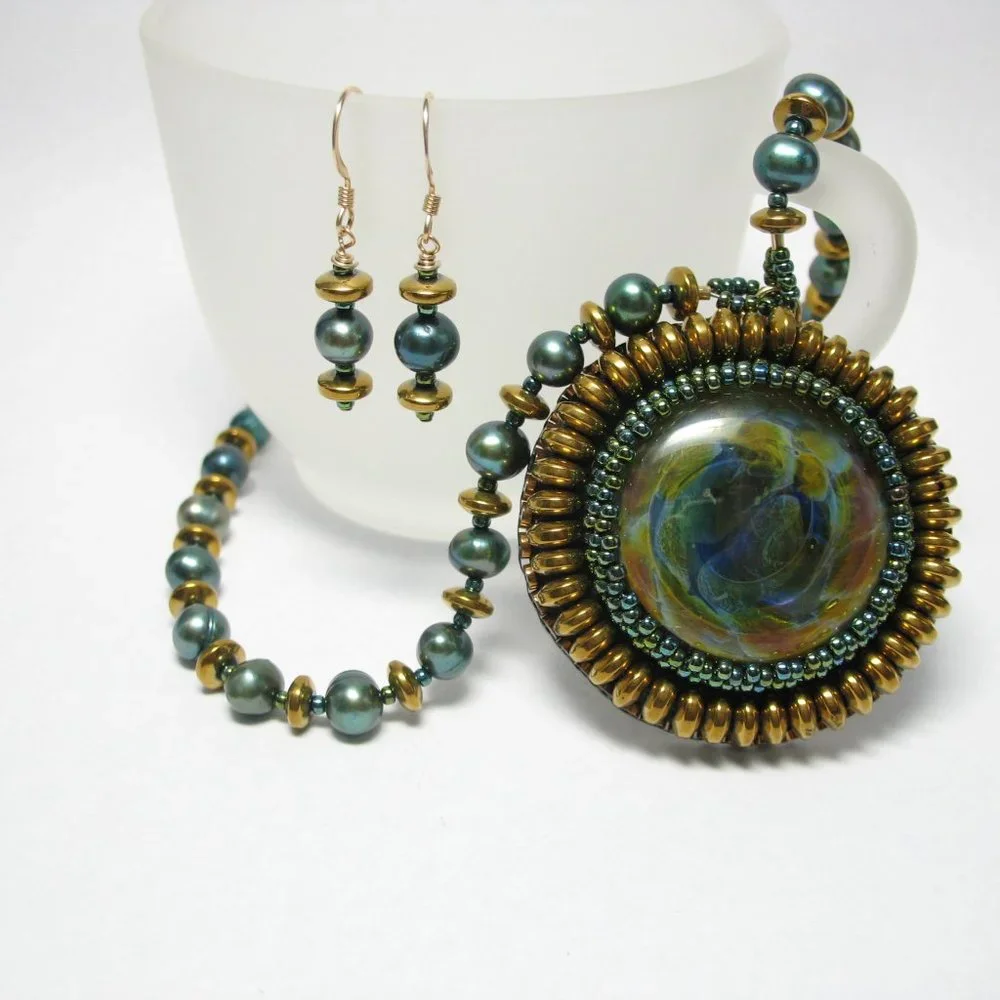 Boro Glass Cabochon and pearl necklace set